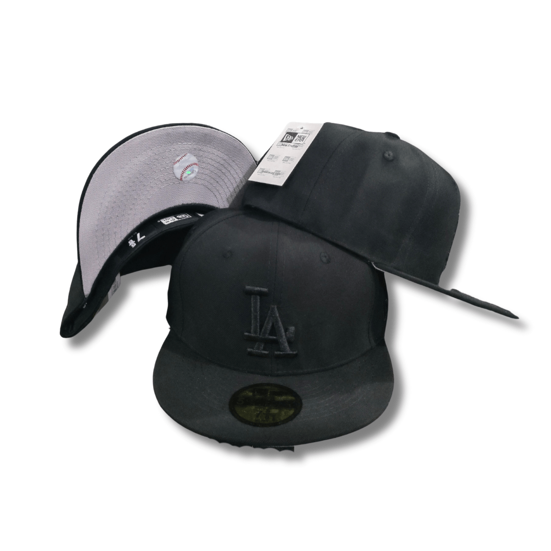 Los Angeles Dodgers Blackout with Tonal Logo Black – Fitted Cap